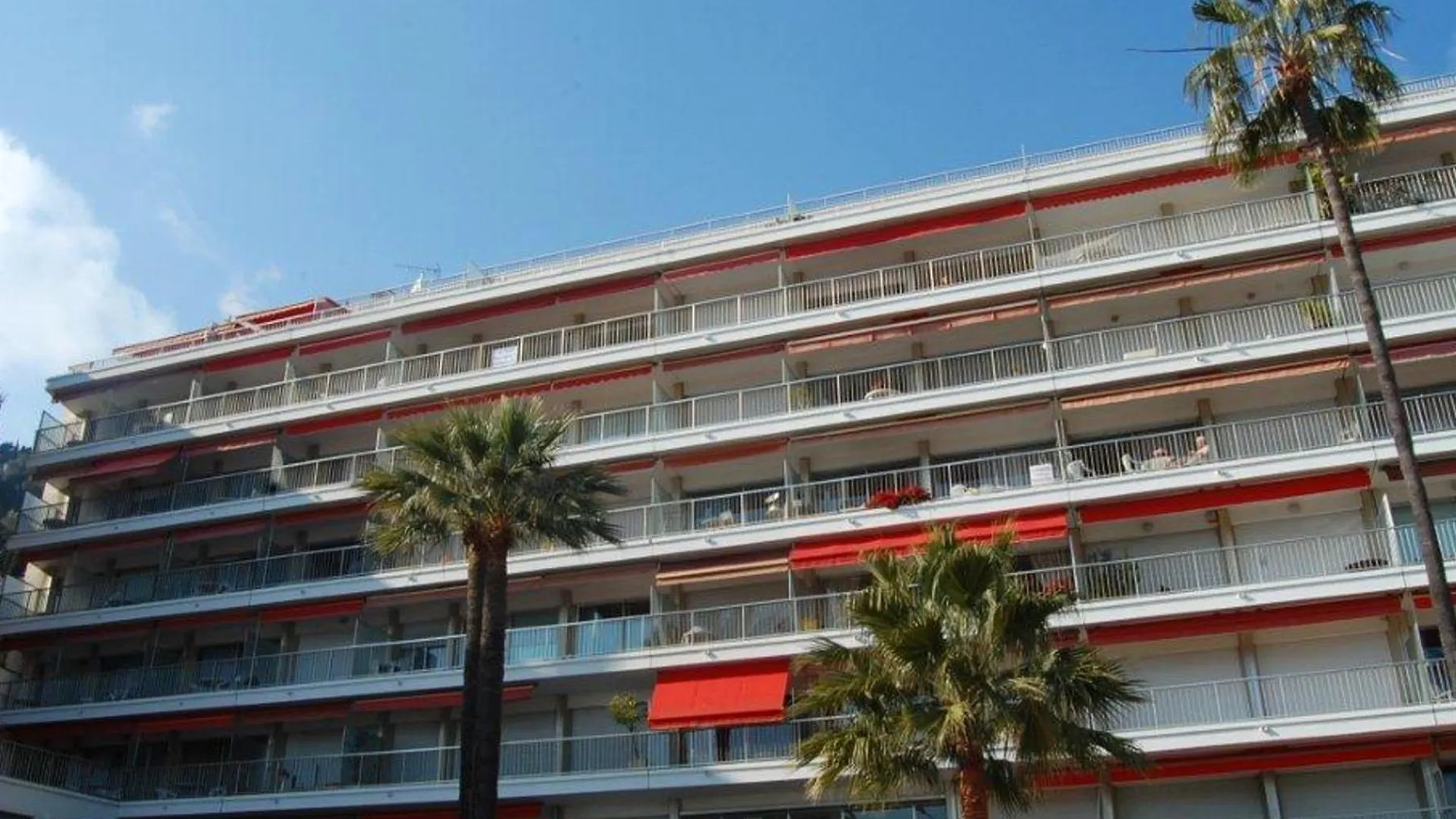 Studio Climatise Avec Terrasse Et Wifi Proche Plages A Menton - Fr-1-196-377 0*,  France